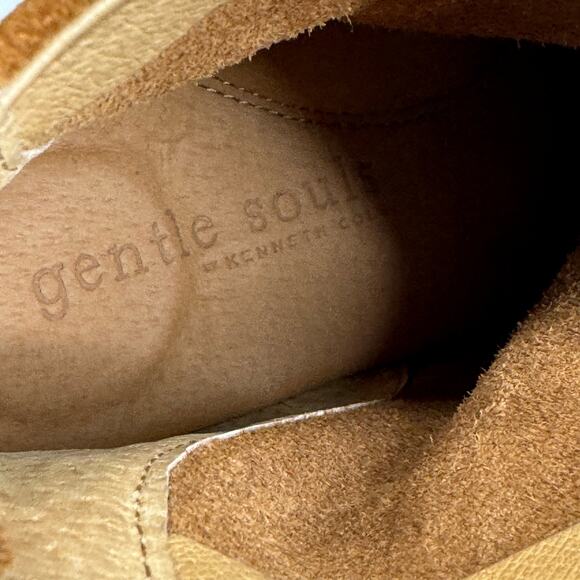 Gentle Souls By Kenneth Cole Emma Zip Booties Luggage Brown Suede 9 M - Picture 8 of 10
